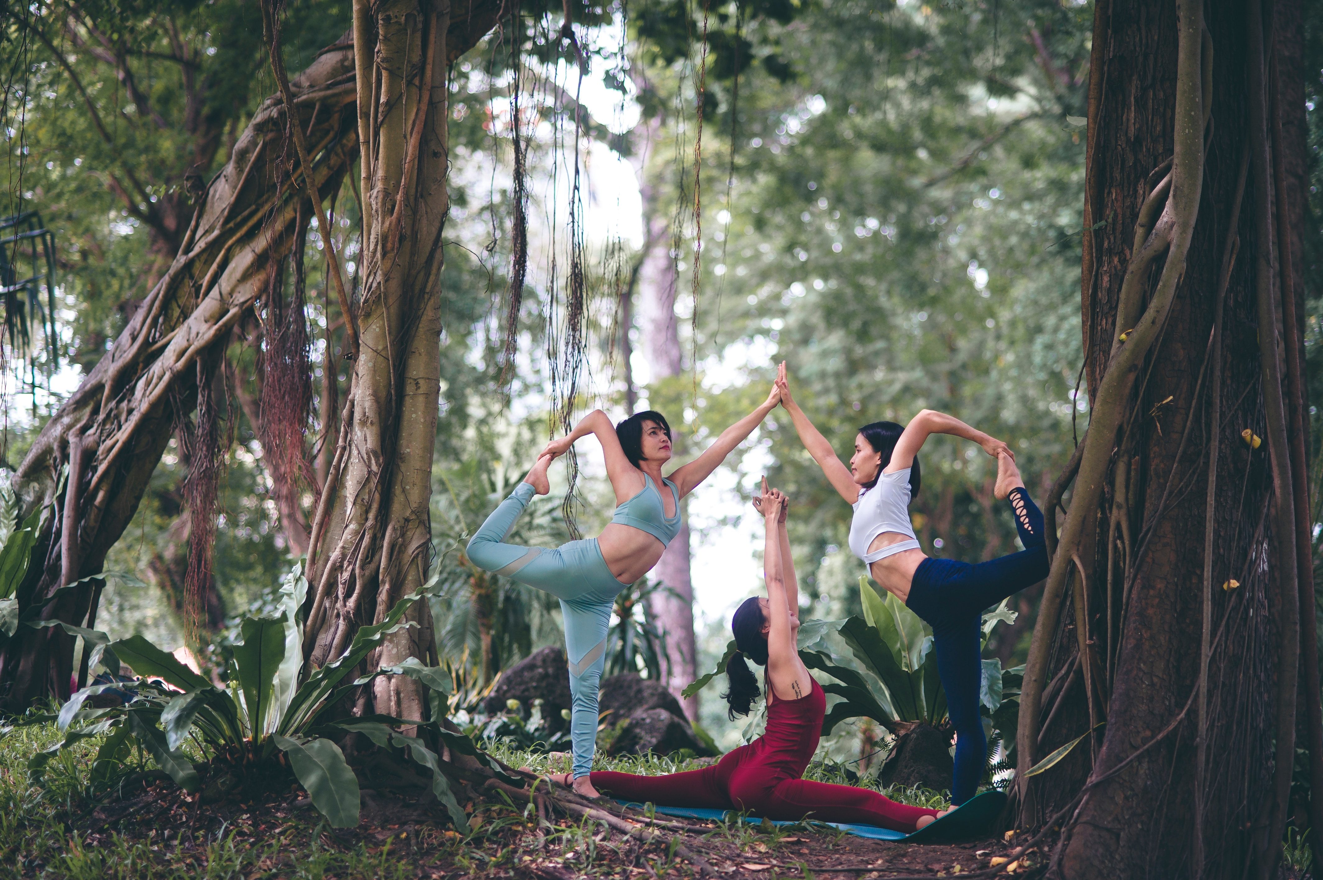 Are women leggings the same as pants?